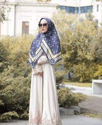 Tampil dengan gaya super stylish, style hijab ala dia publik figur cantik ini bisa jadi inspirasi untuk momen acara buka bersama alias bukber. Serba Mewah Dari Mukena 24k Ini Gaya Cetar Syahrini Sambut Lebaran Bukareview