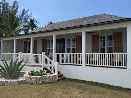 A dogtrot style house is split in the middle with a breezeway separating 2 wings of the house but with a common roof. French Leave South Beach Dogtrot Villa By Eleuthera Vacation Rentals Colebrooke Dale Updated 2021 Prices
