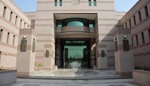 تقع كلية الطب وطب أسنان في جامعة ميديبول في حرمها الجامعي بمنطقة كافجيك بالجانب الاسيوي من مدينة اسطنبول، تكون مدة ويشترط للتخرج من كلية طب الأسنان بتركيا، فحص الطلاب عدد محدد من المرضى واجتياز كل من دروس الطب الشرعي والطب الداخلي والجلدية. ØªØ®ØµØµØ§Øª Ø¬Ø§Ù…Ø¹Ø© Ø¬Ø¯Ø© Ø§Ù„Ù…Ø³Ø§Ø± Ø§Ù„Ø¹Ù„Ù…ÙŠ ÙˆØ§Ù„Ø§Ù†Ø³Ø§Ù†ÙŠ Ø§Ù„Ø³Ø¹ÙˆØ¯ÙŠØ© Ø§Ù„ÙŠÙˆÙ…