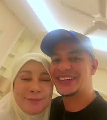 Kak ton suami kahwin lagi. Riangnya Hati Seorang Ibu Dapat Ciuman Kasih Sayang Dari Seorang Anak Berita Kopak Media