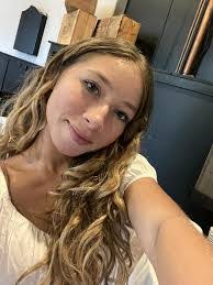 Mallory Chase's Instagram, Twitter & Facebook