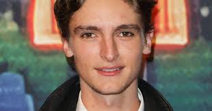 Dans une famille d'artistes, aux côtés de frères célèbres et talentueux,  Vassili Schneider a longtemps eu peur "d'être celui en trop"