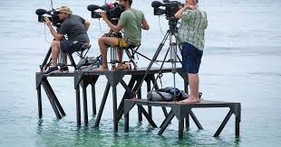 Koh-Lanta" : Les membres de la production vivent-ils eux aussi "à la dure"  ? - Puremédias