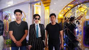 Series phim bão ngầm là câu chuyện về hành trình điều tra khám phá đường dây ma tuý xuyên quốc gia, vạch trần bộ mặt thật của tên trùm mafia ẩn dưới vỏ bọc . Khá»Ÿi Quay Phim Truyá»n Hinh Bao Ngáº§m
