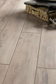 rechauffez la deco avec le carrelage bois carrelage imitation parquet carrelage aspect bois carrelage interieur