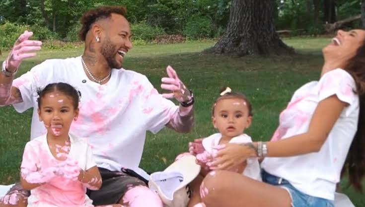 Neymar e Bruna Biancardi anunciam gravidez de terceira filha: 'Eu vou  endoidar' - Correio Online