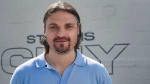Lutz pfannenstiel (born 12 may 1973 in zwiesel) is a german former professional football goalkeeper and current football board member. St Louis City Sc Sporting Director Lutz Pfannenstiel Talks Plans For Hiring Club S First Head Coach Mlssoccer Com