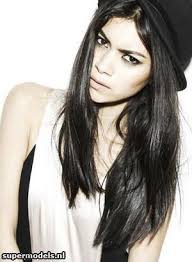 Ana Velásquez, de Tus Secretos. Nunca buscó el amor, ni siquiera se veía a  sí misma en una relación romántica, por eso tampoco esperó que ese hombre  que la miraba con desprecio