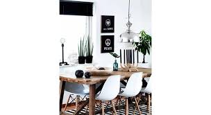 Pauses café, pour dessiner ou faire les devoirs, faire ses papiers ou de la couture. 24 Idees Pour Faire De Votre Table Un Atout Deco