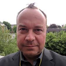 Robert Hider's Instagram, Twitter & Facebook