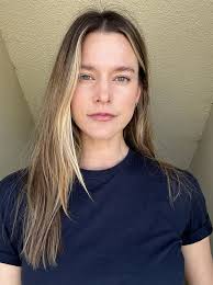 Locke Management : KIM CLOUTIER