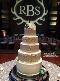 Frosty Winter White Floral Premier Bride Wisconsin Wedding Cake Photos Amazing Wedding Cakes Wedding Cake Bakery