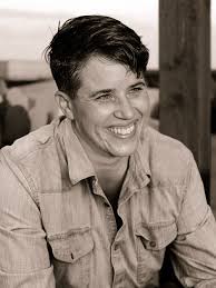 Lauren Hough's Instagram, Twitter & Facebook