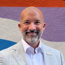 Michael Willmott's Instagram, Twitter & Facebook