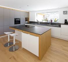 Moderne Kuchen Bei Gfrerer Kuchen In Goldegg Salzburg Moderne Kuche Innenarchitektur Kuche Kuchen Ideen Modern