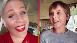 In 2018, pink and willow recorded a new version of a million dreams for the. Pink S Daughter Willow Belts Out Song On Tiktok Youtube