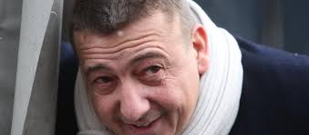 Tóthné laura a sokadik megosztója volt annak a photosoppolt képnek, amelyen semjén zsolt halott. Itthon Bayer Zsolt Autojat Elviheti A Vegrehajto Hvg Hu