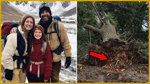 O desaparecimento da família Bennett no Parque Nacional das Grandes Montanhas Fumegantes é uma história arrepiante de mistério, perda e uma revelação sombria que assombrou seus entes queridos e a comunidade local por anos.