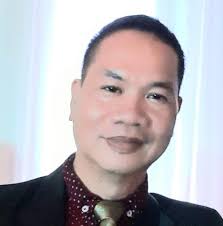 Tim Tebow is off the f̶i̶e̶l̶d̶ market!