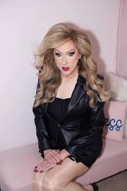 Sarah Lewis - Fleshbot