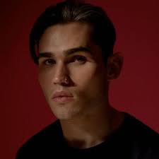 Moss Kena: albümler, şarkılar, konserler