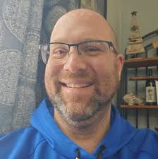 Who can help move a 22-foot pontoon boat from the ramp to a driveway?