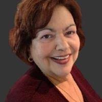 Lois Hohl's Instagram, Twitter & Facebook