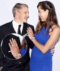 Aktuelle preise für produkte vergleichen! Ivanovic Relaxes With Schweinsteiger In Her Villa In Mallorca Women S Tennis Blog Ana Ivanovic Schweinsteiger Wedding Couple Photos