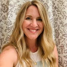 Lisa Petrick's Instagram, Twitter & Facebook