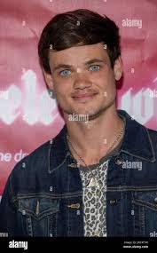 Steven Hemminger's Instagram, Twitter & Facebook