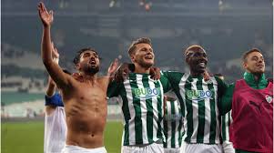 Lise mezunu olan meraş'ın annesi bir dönem altın tepsi bayan. Besiktas Umut Meras Icin Bursaspor Ile Anlasma Sagladi Transfermarkt