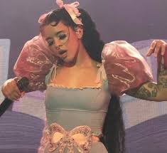 ᴍᴇʟᴀɴɢᴀs ɪᵐᵃ ᵍᵉⁿᵉˢ ᵐᵉᵐᵉˢ ʸ ᶠᵒⁿᵈᵒˢ ᵈᵉ ᵖᵃⁿᵗᵃˡˡᵃˢ Fanfic Fanfic Amre In 2020 Melanie Martinez Style Melanie Martinez Crybaby Melanie Martinez