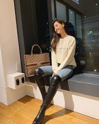 新木優子 bag dior 私の名前刺繍いり special thanks dior bag dior 私の名前刺繍いり special thanks dior yukoaraki ファッション ファッションアイデア デニム ファッション