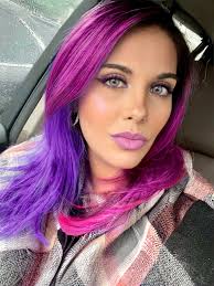 jwilly92191 shows off her chaotic side with a Jinx split dye 😍💙  https://arcticfoxhaircolor.visitlink.me/T7uka8