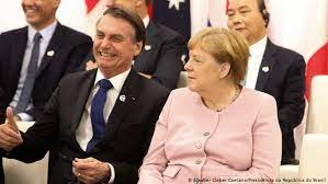 Brasiliens präsident jair bolsonaro hat nach dem stopp deutscher projekte zum schutz des regenwaldes bundeskanzlerin angela merkel empfohlen, das geld daheim zu verwenden. Bolsonaro Mente Sobre Cancelamento De Lockdown De Pascoa Na Alemanha Noticias E Analises Sobre Os Fatos Mais Relevantes Do Brasil Dw 25 03 2021