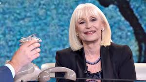 Raffaella carrà è morta alle 16.20, dopo una malattia che da qualche tempo aveva. Cvy20jgzdlxtqm
