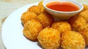 Selain enak, cilok juga merupakan jajanan yang mengenyangkan. Cara Membuat Cilok Goreng Crispy Untuk Camilan Anak
