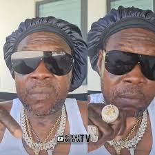 Vybz Kartel deserve a Yyyyyy for wearing bonnet??? Some of the fans  disapprove of it and think its a woman thing