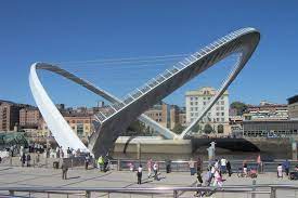 Gateshead millennium bridge is the world's first and only tilting bridge, and was designed by ramboll with wilkinson eyre. Datei Gateshead Millennium Bridge Open Jpg Wikipedia