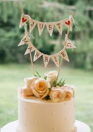 Cute Bunting Cake Topper Photo By 52forty Photography Weddingcake Weddingcaket Vintage Wedding Cake Topper Wedding Cake Toppers Unique Wedding Cake Toppers