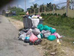 Malaysiakini hutan jadi tempat buang sampah. Jawa Bernam Sampah Tidak Dikutip Penduduk Taman Ria Kecewa