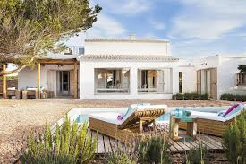 Vremea caniculară ne duce cu gândul, fără să vrem, la mare, plajă și distracție. Elena Iordache Muncotor La Mine Acasa Linkedin