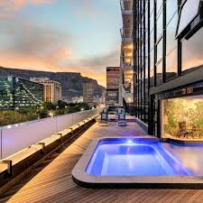 A Stunning Pool With A View Of Table Mountain And The Spectacular Mother City What More Do You Want S Cape Town Accommodation Cape Town Cape Town Vacation