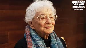 PEN überreicht den OVID Preis 2022 an Ruth Weiss