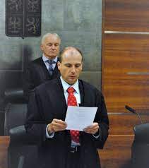 Předsedou nejvyššího správního soudu se stal soudce karel šimka. Cekal Jsem Od Ustavniho Soudu Jasnejsi Slovo O Tom Ze Lidska Prava Plati I V Nouzovem Stavu Rika Soudce Nss Karel Simka Ceska Justice