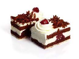 150 g vollmilchschokolade 150 g zartbitterschokolade 200 g süße sahne 100 g. Kuchen Sortiment