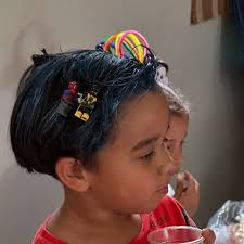 Seguimos en pijamas y con peinados locos!! Celebrando nuestro  #cumpleaños28🎂 @educacionlossalias @josyfernandez