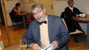 Zrovna je na pranýři za svá nekorektní slova. Radim Uzel Chrli Moudra Na Pockani Galerie Citatu Muze Ktery Se Neboji Mluvit Verejne O Sexu G Cz