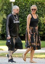 Feb 22, 2021 · cameron diaz had a cute reaction to a now viral tweet about her familial connection to nicole richie. Cameron Diaz And Husband Benji Madden Enjoy Stroll In Florence Daily Mail Online