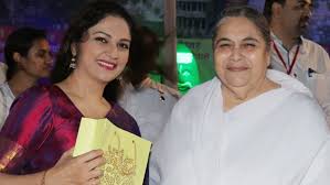 Get more info like birth place, age, birth sign, biography, family, relation & latest news etc. Gracy Singh Celebrated Maha Shivratri On Juhu Beach